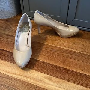 Vince Camuto Nude Pumps Size 8